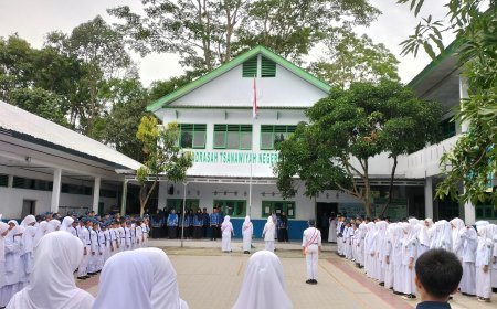 Upacara Hari Pahlawan di MTsN 1 Tana Toraja Berlangsung Khidmat