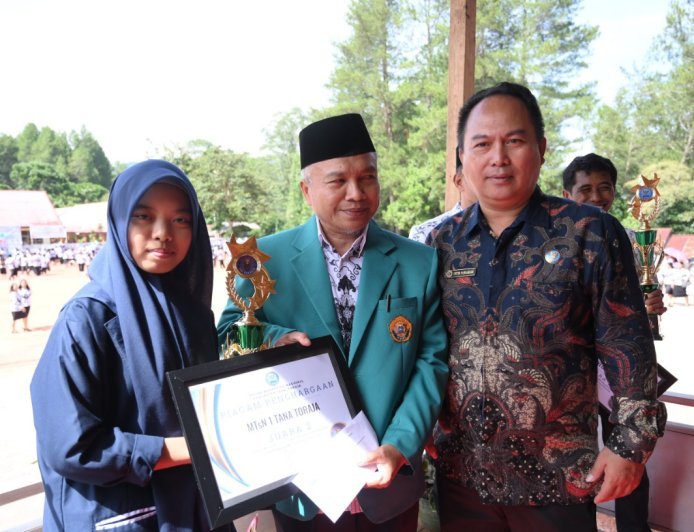 AMAN MTsN 1 Amankan Juara II, Lomba Sekolah Bersinar BNN Tana Toraja