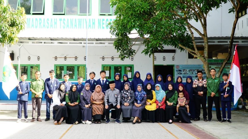Pelantikan Pengurus OSIM dan ROHIS MTsN 1 Tana Toraja Periode 2025/2026
