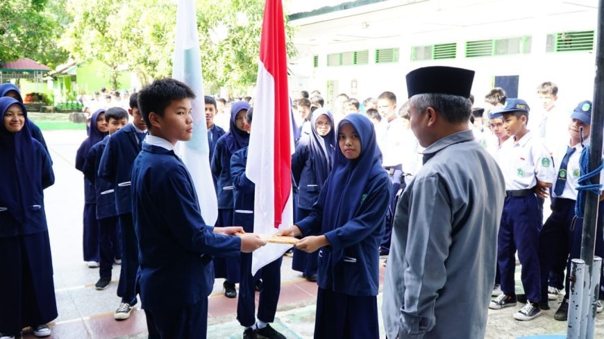 Pelantikan Pengurus OSIM dan ROHIS MTsN 1 Tana Toraja Periode 2025/2026