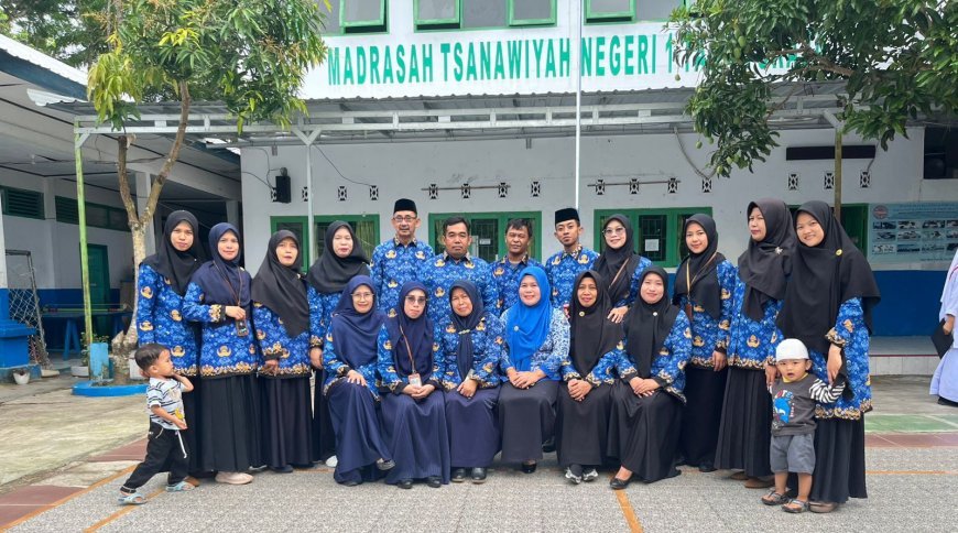 Upacara Hari Pahlawan di MTsN 1 Tana Toraja Berlangsung Khidmat