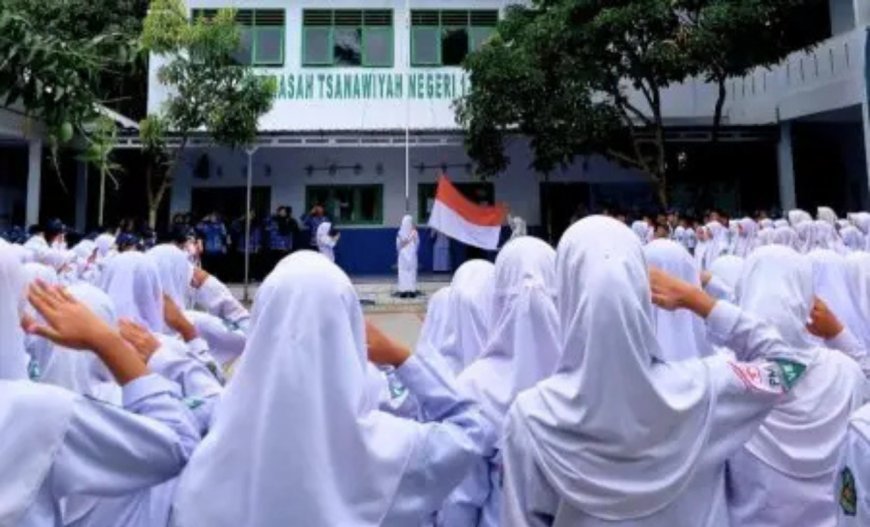 Upacara Hari Pahlawan di MTsN 1 Tana Toraja Berlangsung Khidmat